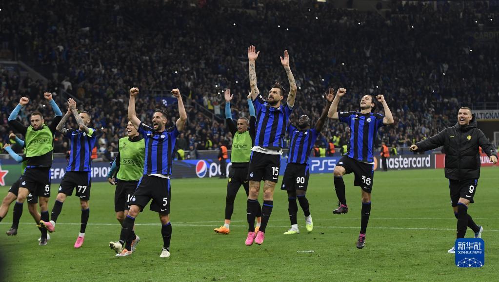 巧了，恰尔汗奥卢上次和这次罚丢点球都在意甲第12轮第74分钟