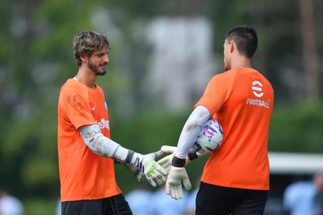 中前场通过 中前场通过