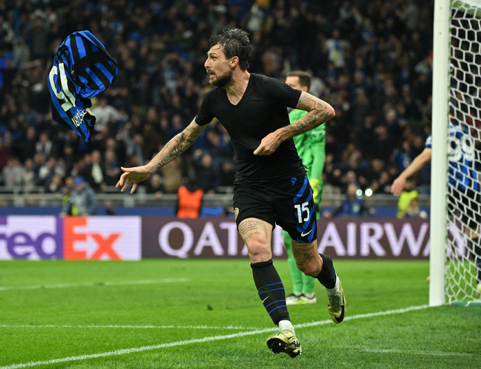 曼城通过三 曼城通过三